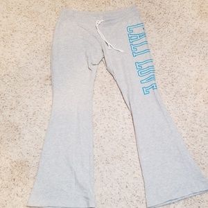Old Navy flared light gray sweatpants in size M